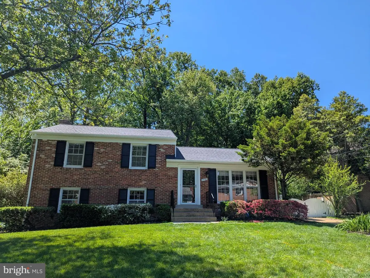 2406 Claremont Dr, Falls Church, VA 22043 - #1