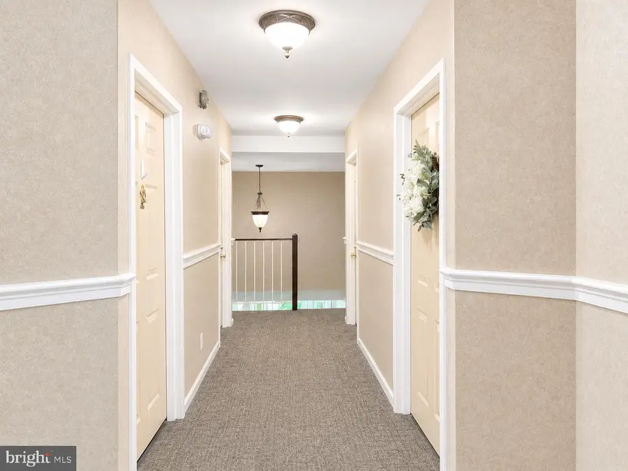 5813 Cove Landing Rd #201, Burke, VA 22015 - #3
