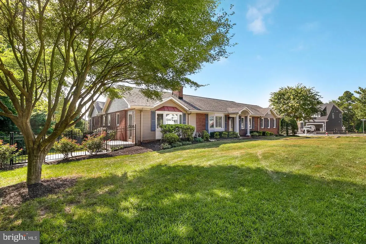 6036 Armstrong Ct, Alexandria, VA 22315 - #1