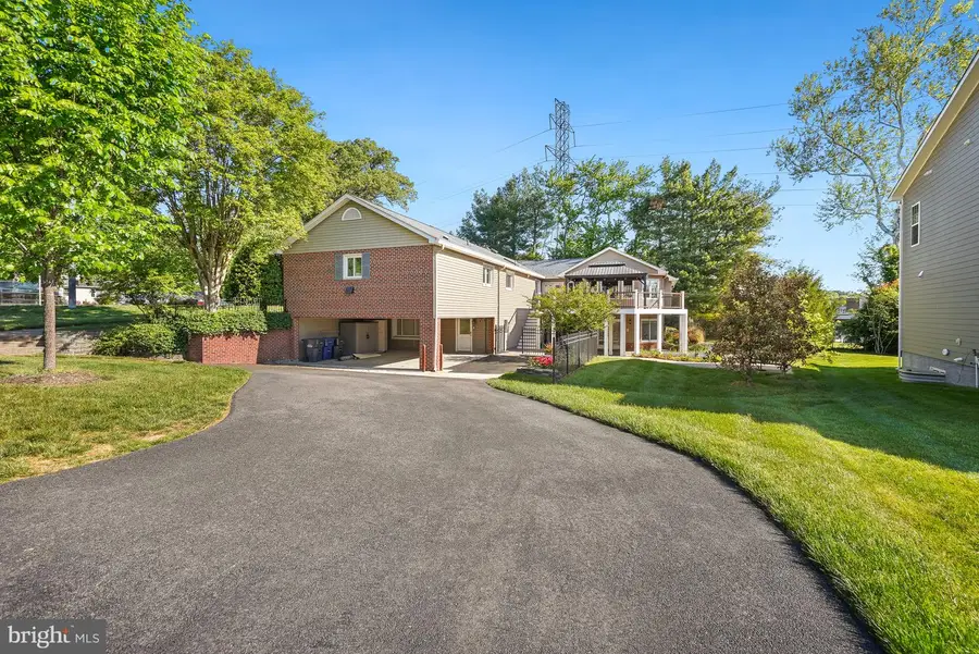 6036 Armstrong Ct, Alexandria, VA 22315 - #2