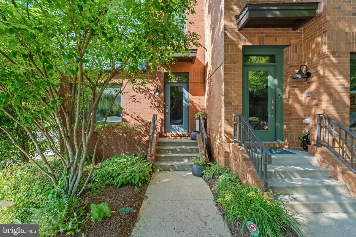3012 District Ave, Fairfax, VA 22031 - #1