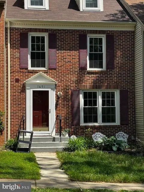 7691 Northern Oaks Ct, Springfield, VA 22153 - #1