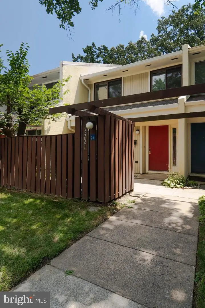2221 Southgate Sq, Reston, VA 20191 - #2