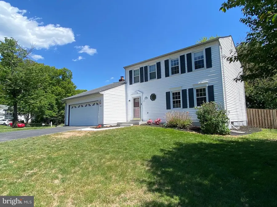 1603 Hiddenbrook Dr, Herndon, VA 20170 - #2