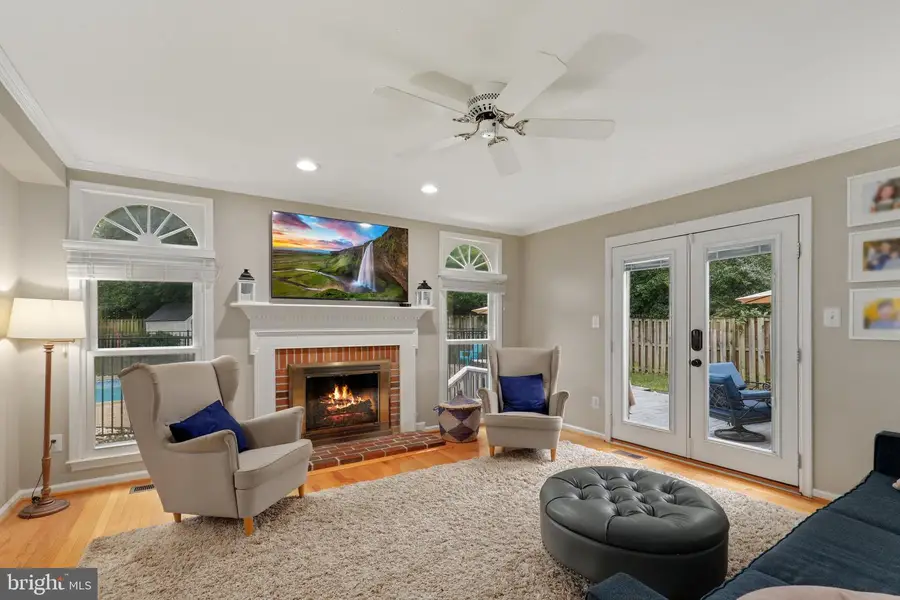 9597 Burnt Oak Dr, Fairfax Station, VA 22039 - #3