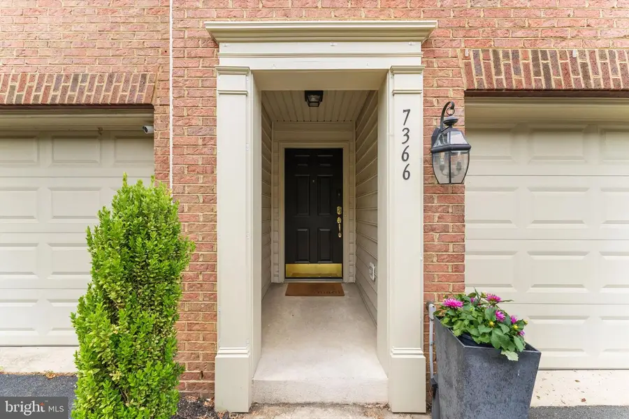7366 Stream Bluff Way, Springfield, VA 22153 - #2