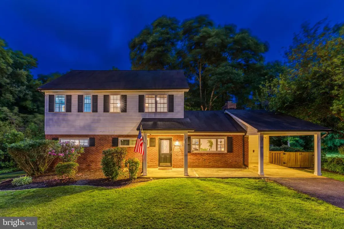 3447 Little Hunting Creek Dr, Alexandria, VA 22309 - #1