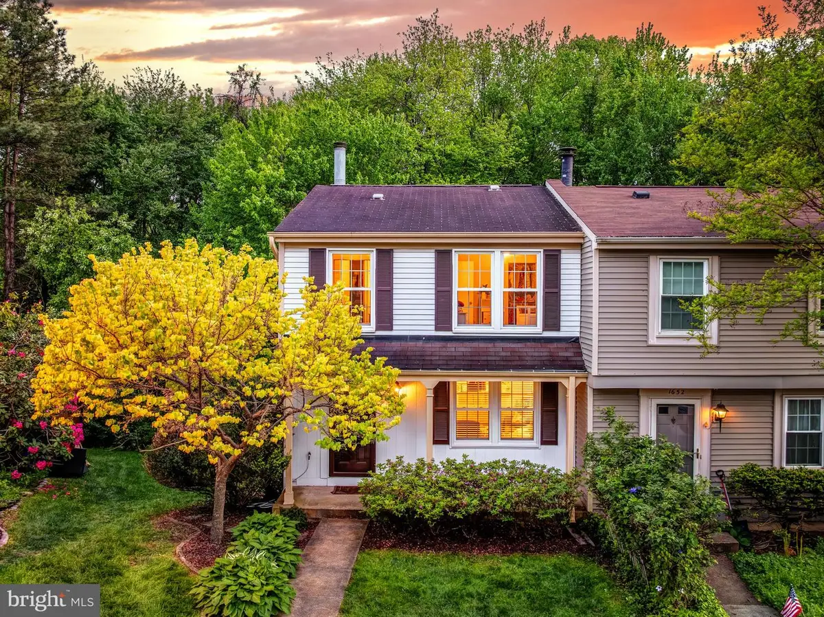 1654 Barnstead Dr, Reston, VA 20194 - #1