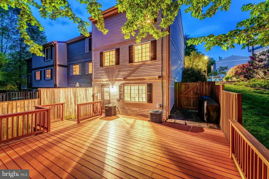 1654 Barnstead Dr, Reston, VA 20194 - #2