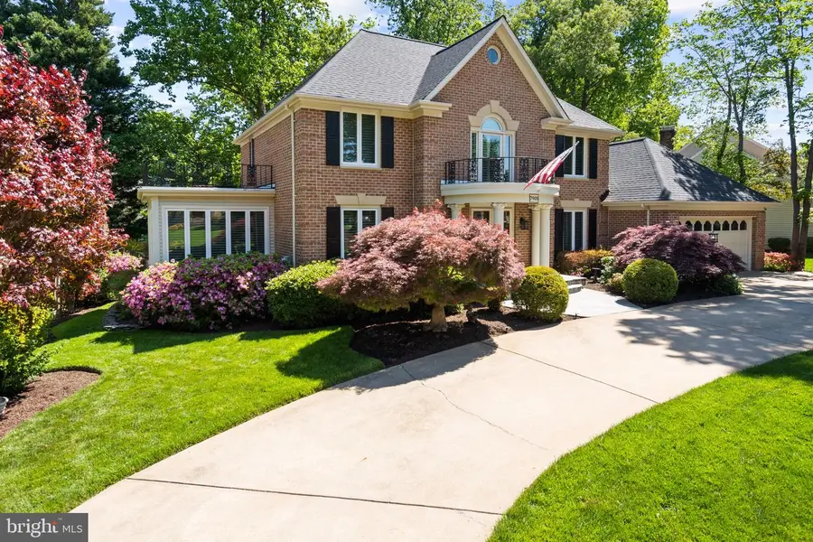 7905 Belleflower Dr, Springfield, VA 22152 - #2