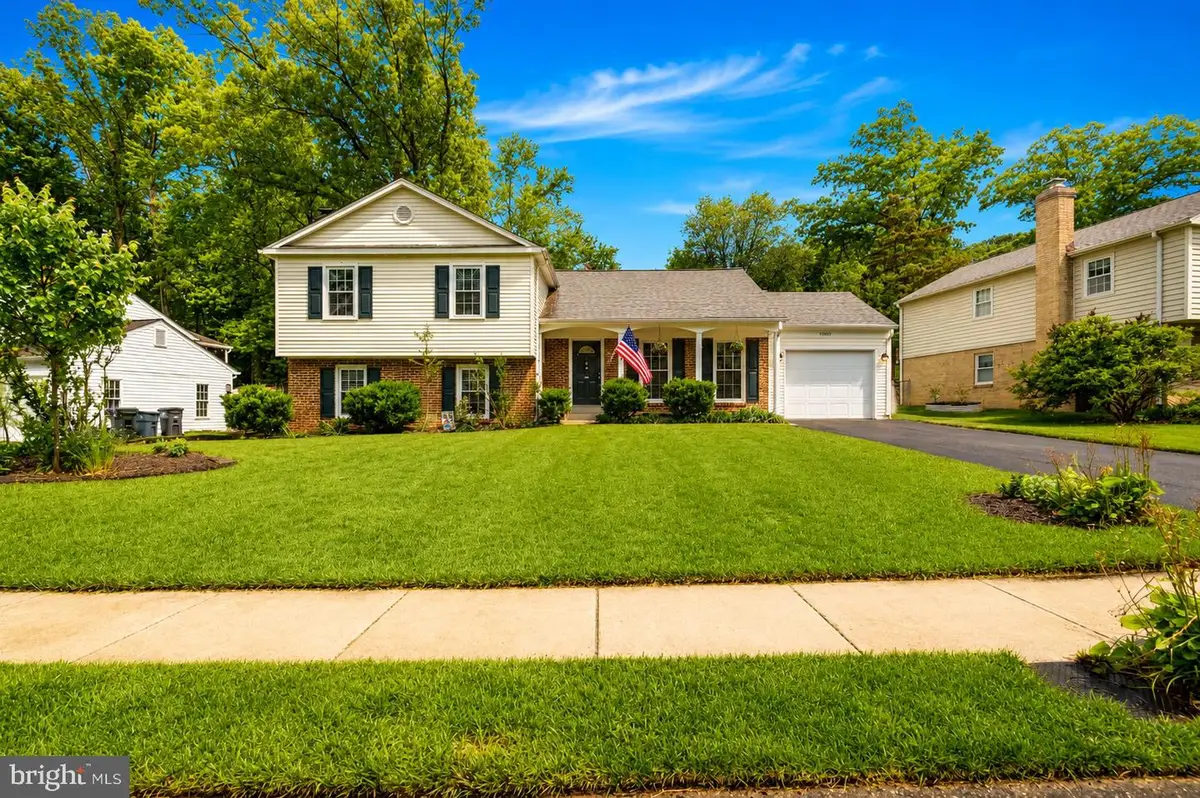 10907 Paynes Church Dr, Fairfax, VA 22032 - #1