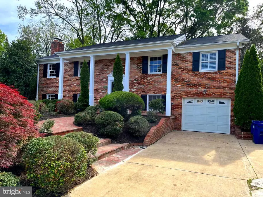 7814 Friars Ct, Alexandria, VA 22306 - #2