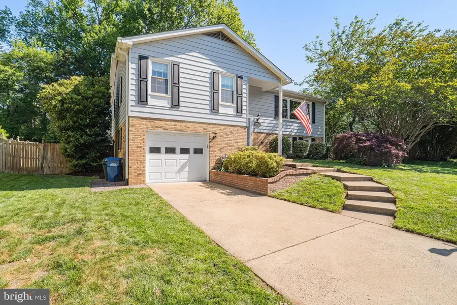 2002 Hoover Ln, Alexandria, VA 22308 - #2