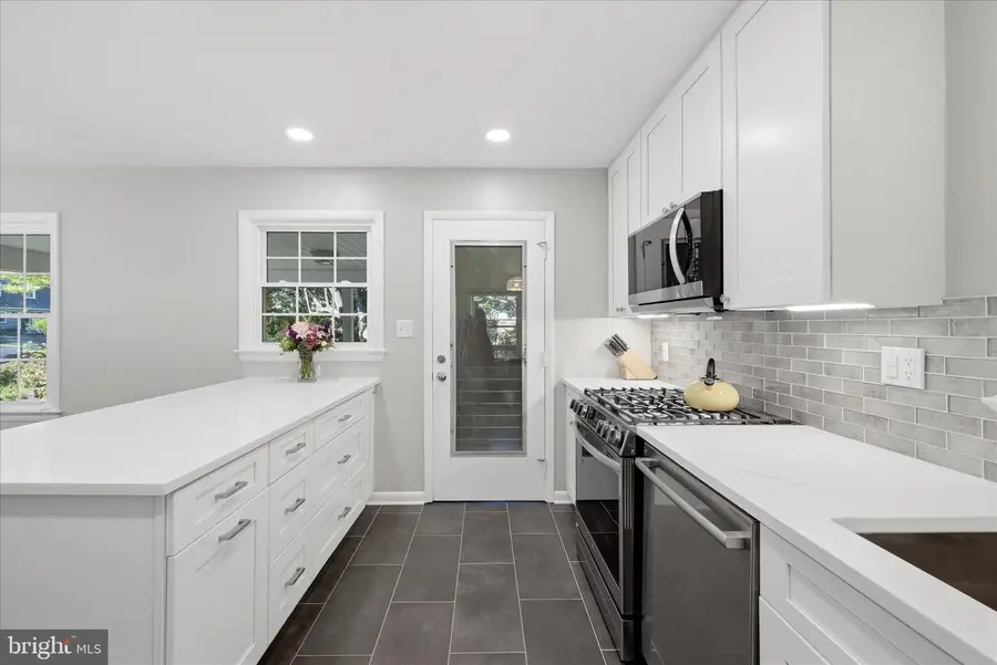 312 Broadleaf, Vienna, VA 22180 - #2