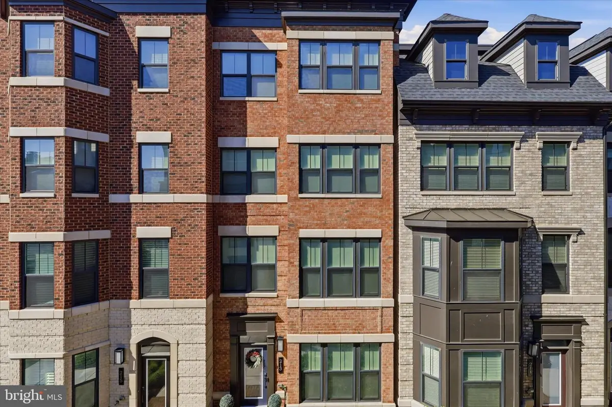 213 Market Sq Nw #19, Vienna, VA 22180 - #1