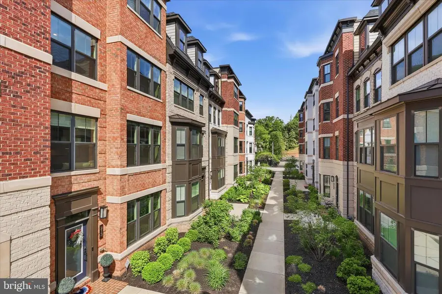 213 Market Sq Nw #19, Vienna, VA 22180 - #2