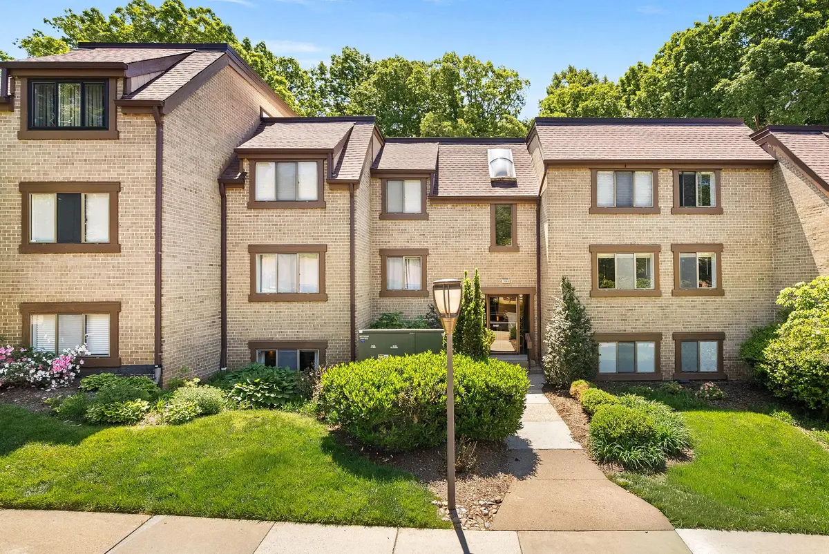 1668 Parkcrest Cir #100, Reston, VA 20190 - #1