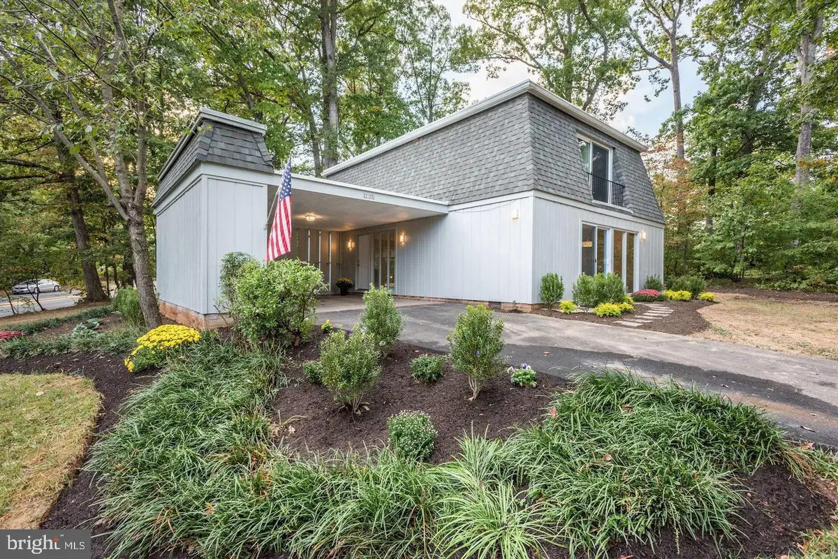 11201 Wedge Dr, Reston, VA 20190 - #1