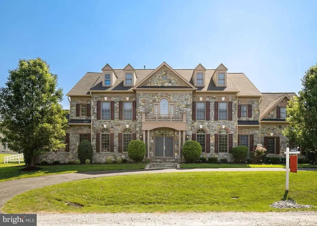 9311 Occoquan Overlook Dr, Lorton, VA 22079 - #1