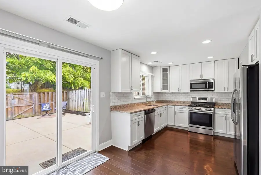 14823 Bolton Rd, Centreville, VA 20121 - #2