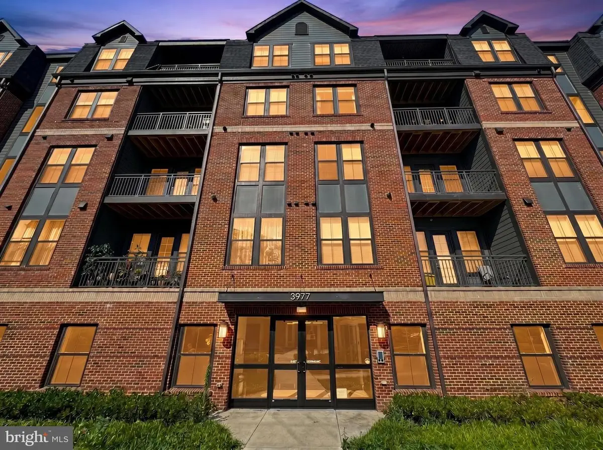 3927 Fair Ridge Dr #201, Fairfax, VA 22033 - #1