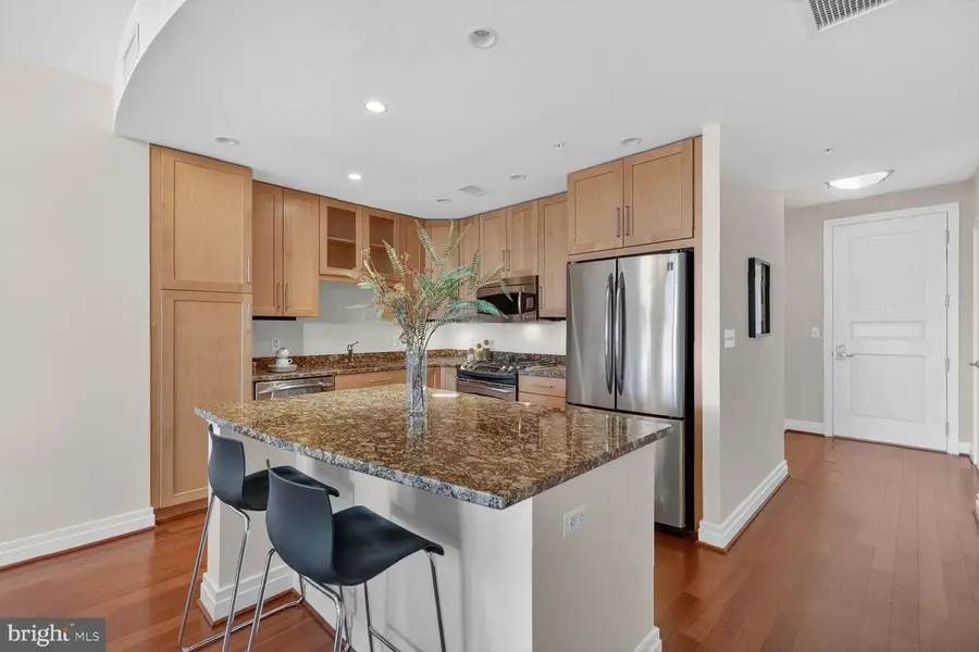 8220 Crestwood Heights Dr #1411, McLean, VA 22102 - #3