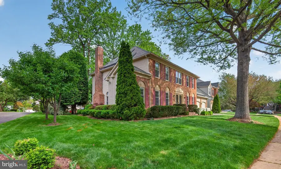 8844 Silverline Dr, Fairfax Station, VA 22039 - #2