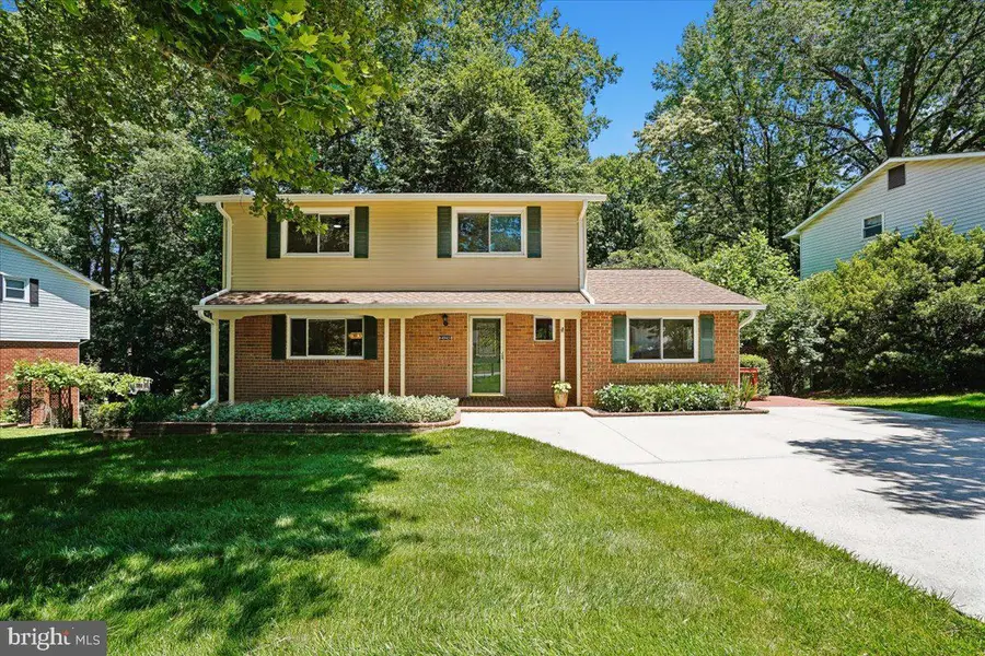4945 Gainsborough Dr, Fairfax, VA 22032 - #2