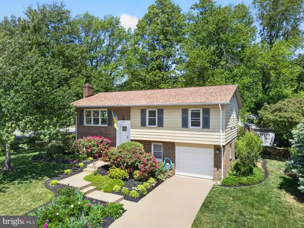 504 Fillmore St, HERNDON, VA 20170