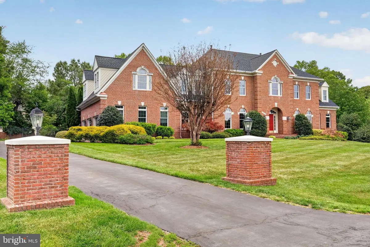 1084 Mill Field Ct, Great Falls, VA 22066 - #1