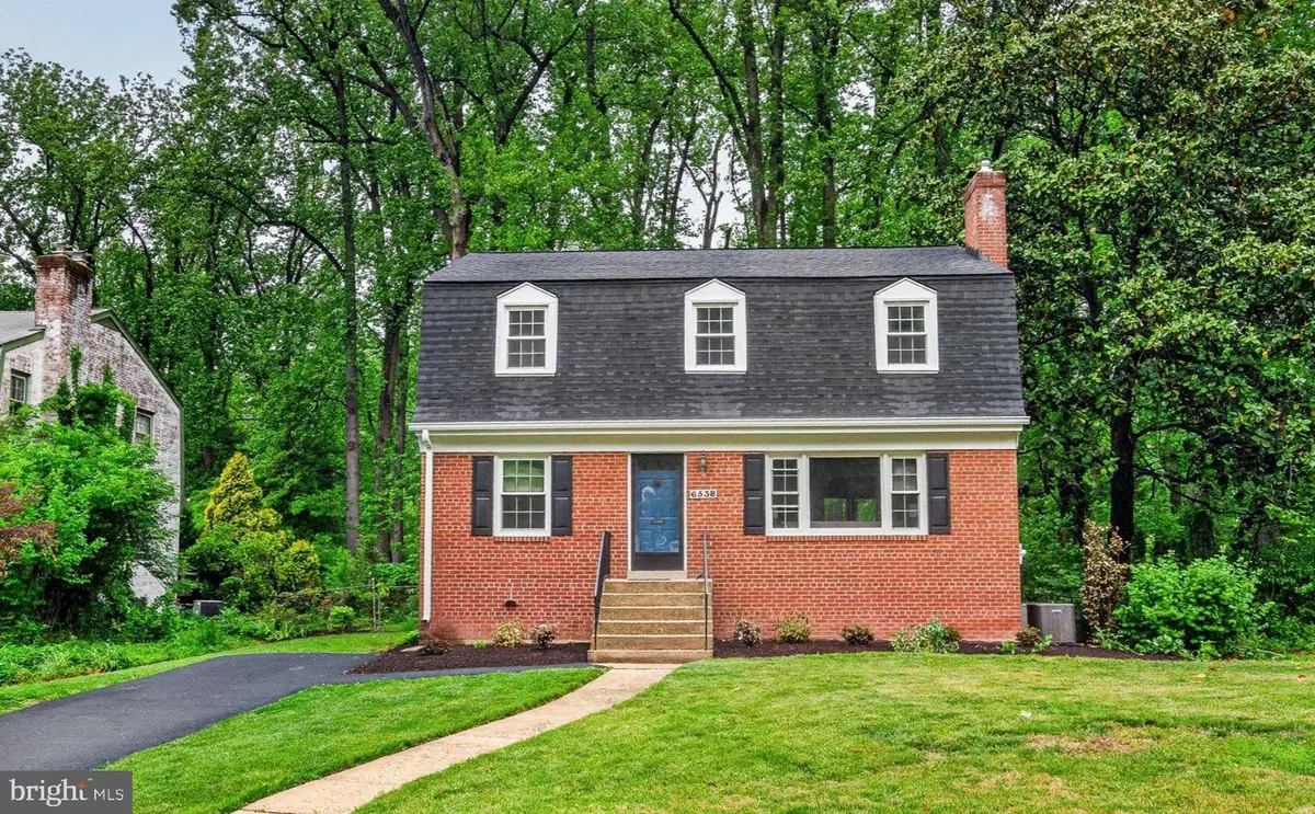 6538 Oakwood Dr, Falls Church, VA 22041 - #1