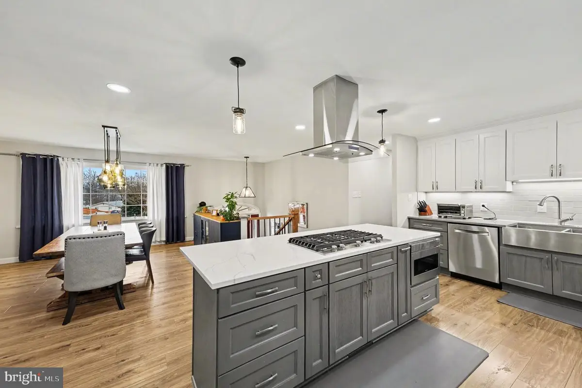6208 Redwood Ln, Alexandria, VA 22310 - #1