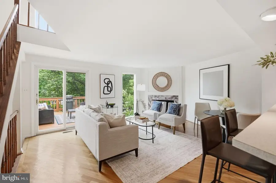 1686 Oaktree Ct, Reston, VA 20194 - #2