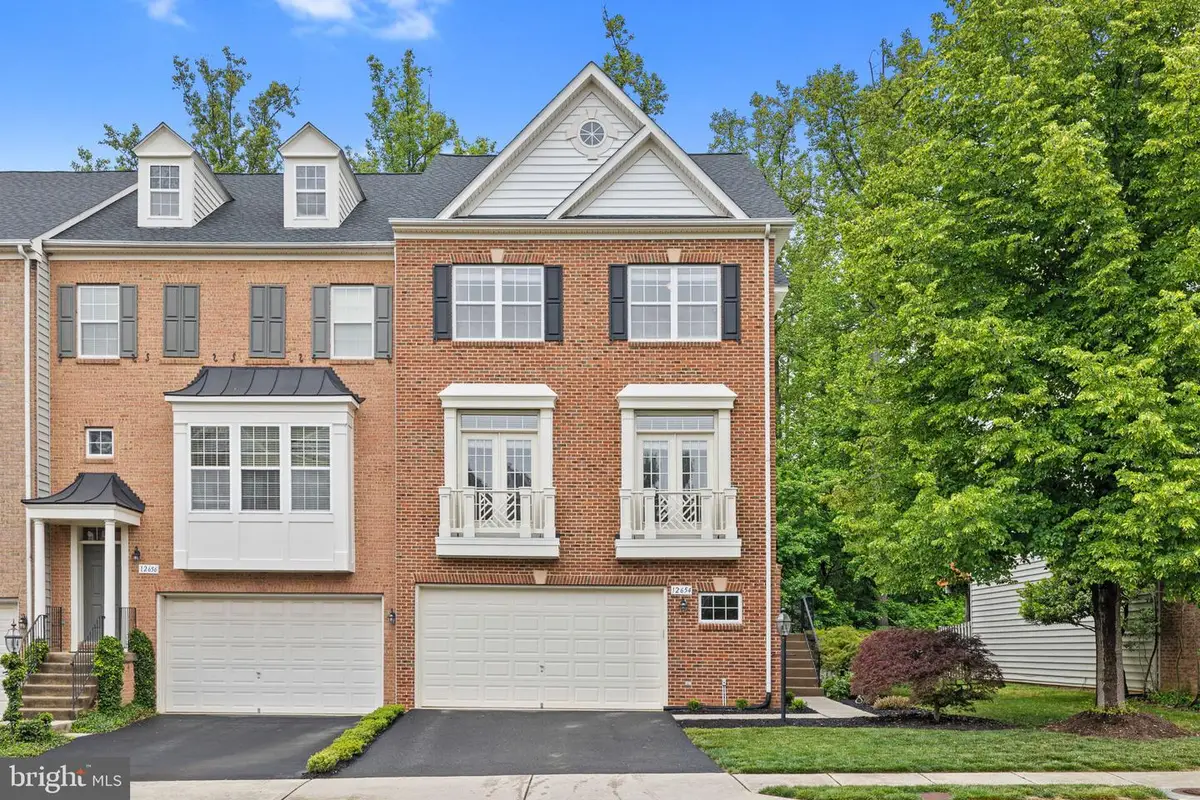 12654 Heron Ridge Dr, Fairfax, VA 22030 - #1