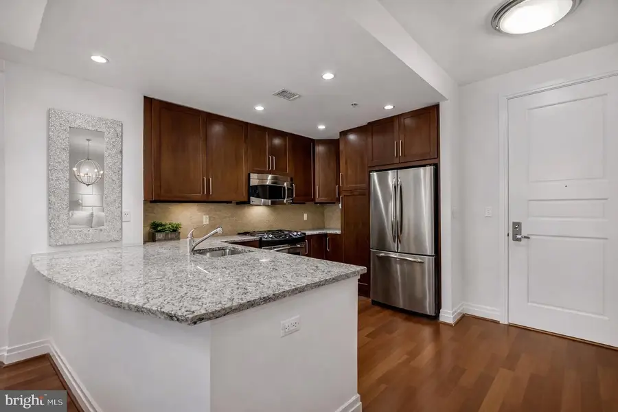 8220 Crestwood Heights Dr #314, McLean, VA 22102 - #3