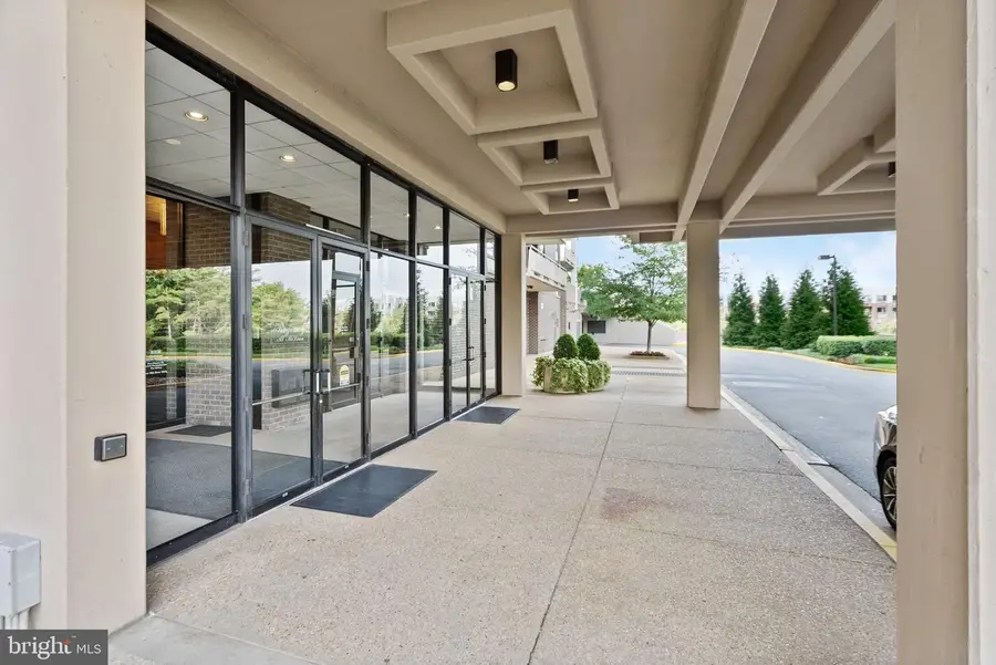 1800 Old Meadow Rd #1204, McLean, VA 22102 - #3