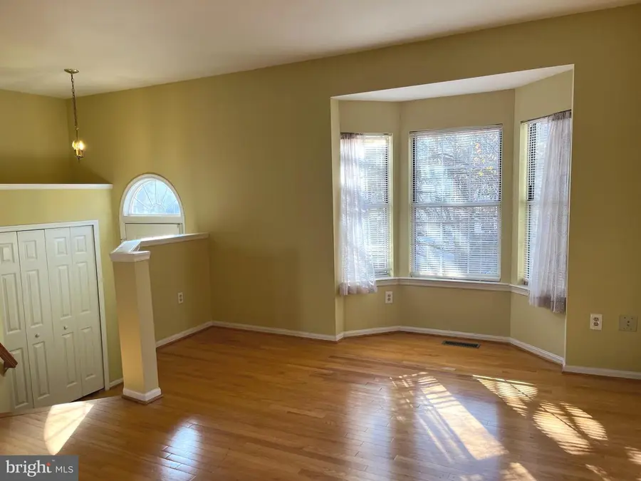 14636 Stream Pond Dr, Centreville, VA 20120 - #3