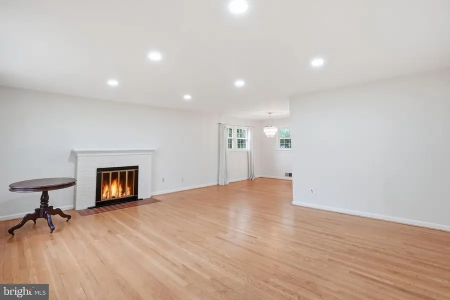 5304 Pillow Ln, Springfield, VA 22151 - #2