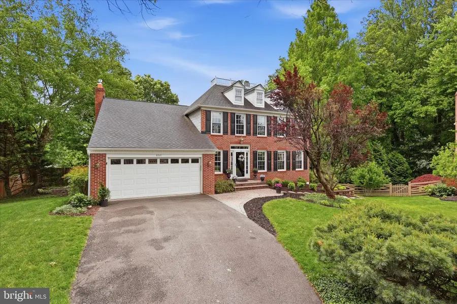 8521 Century Oak Ct, Fairfax Station, VA 22039 - #2