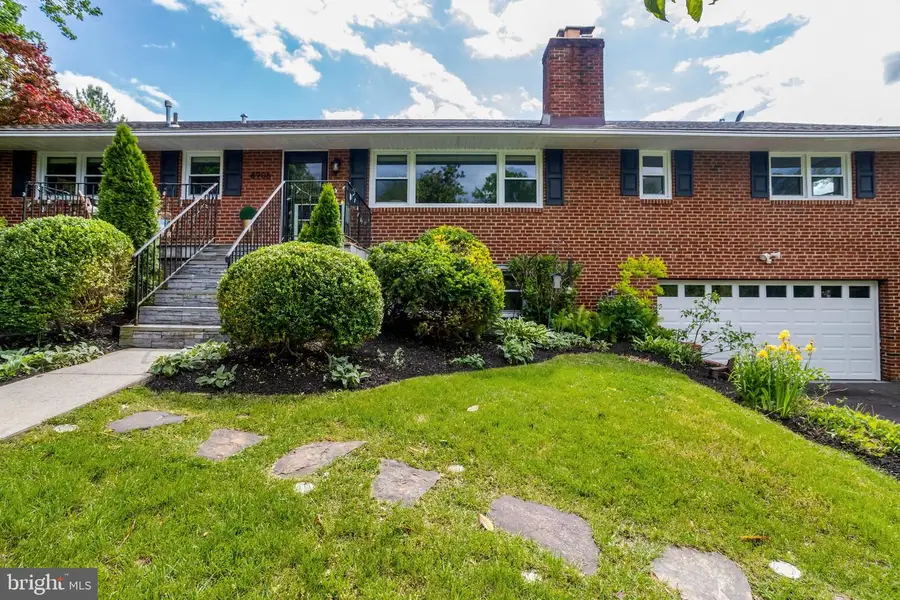 8906 Dogue Dr, Alexandria, VA 22309 - #2