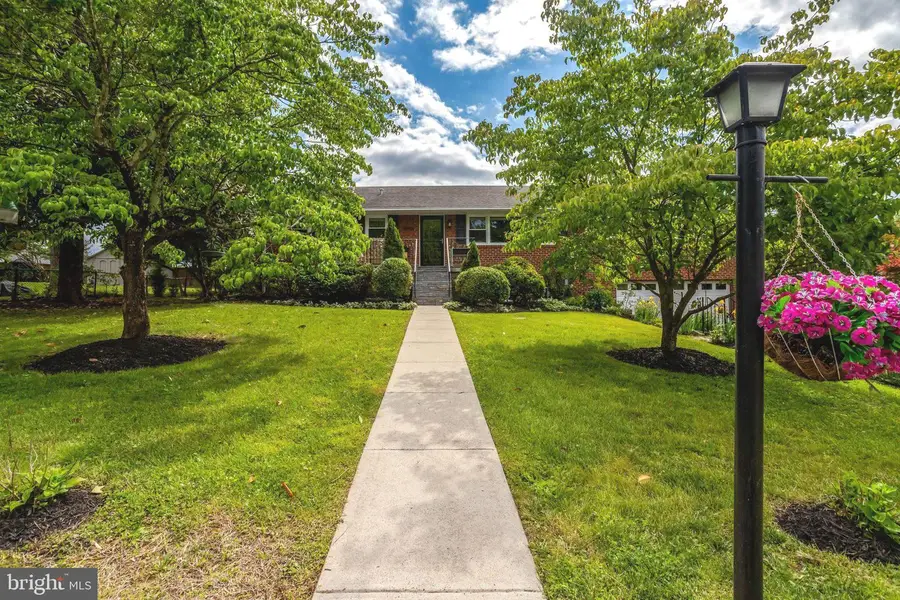 8906 Dogue Dr, Alexandria, VA 22309 - #3