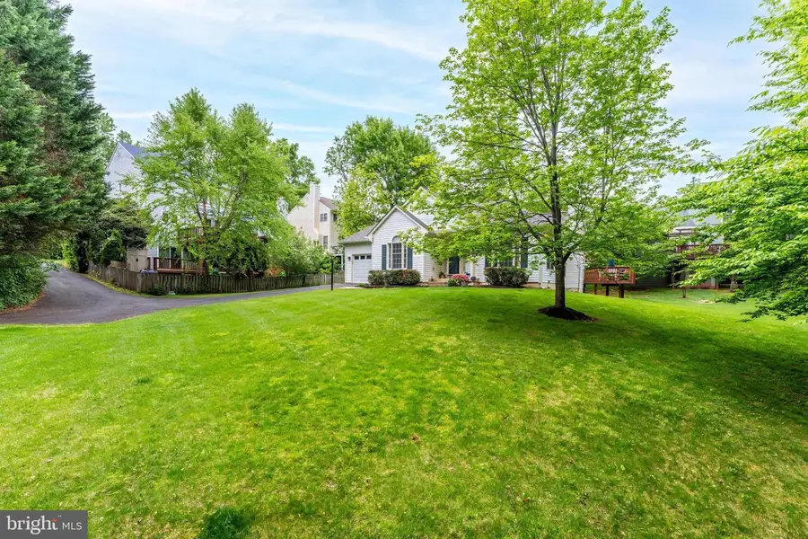 5715 Flagler Dr, Centreville, VA 20120 - #2