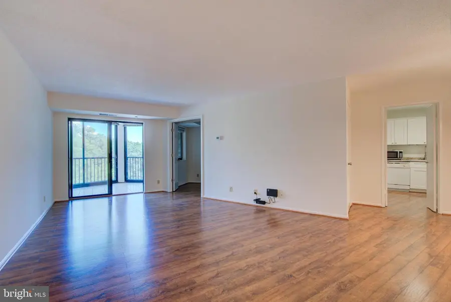 5904 Mount Eagle Dr #803, Alexandria, VA 22303 - #3