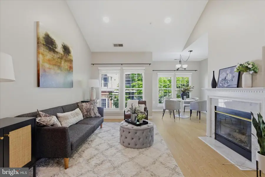 4139 Fountainside Ln #302, Fairfax, VA 22030 - #2