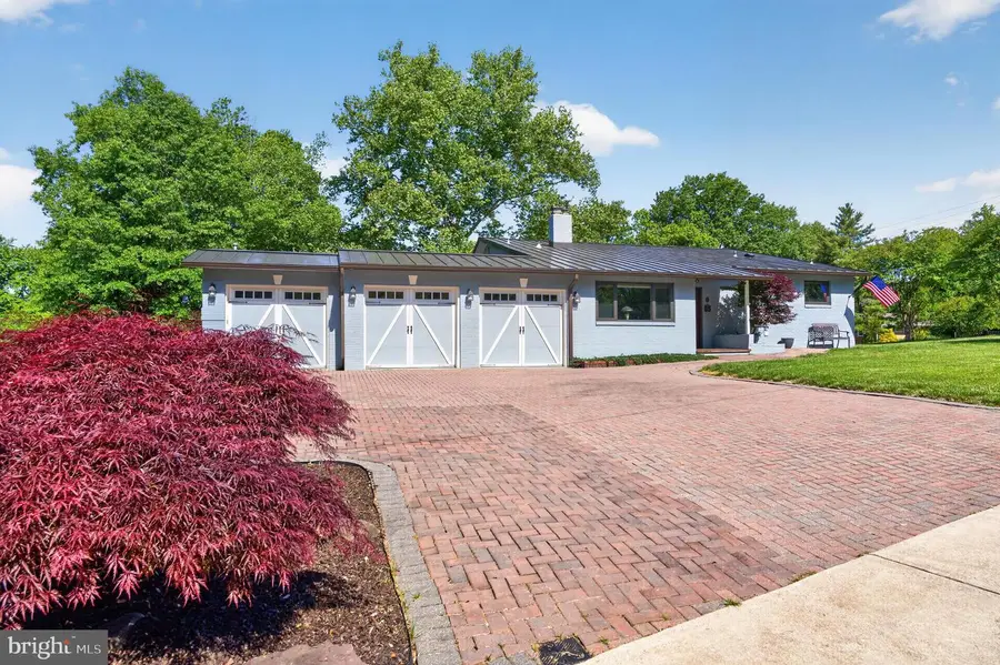 8904 Stratford Ln, Alexandria, VA 22308 - #2