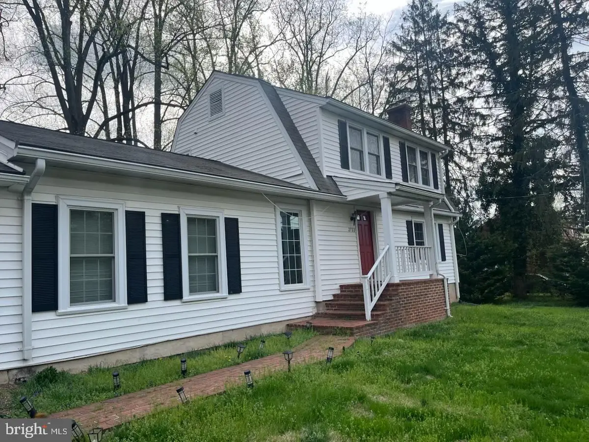 2722 Chain Bridge Rd, Vienna, VA 22181 - #1