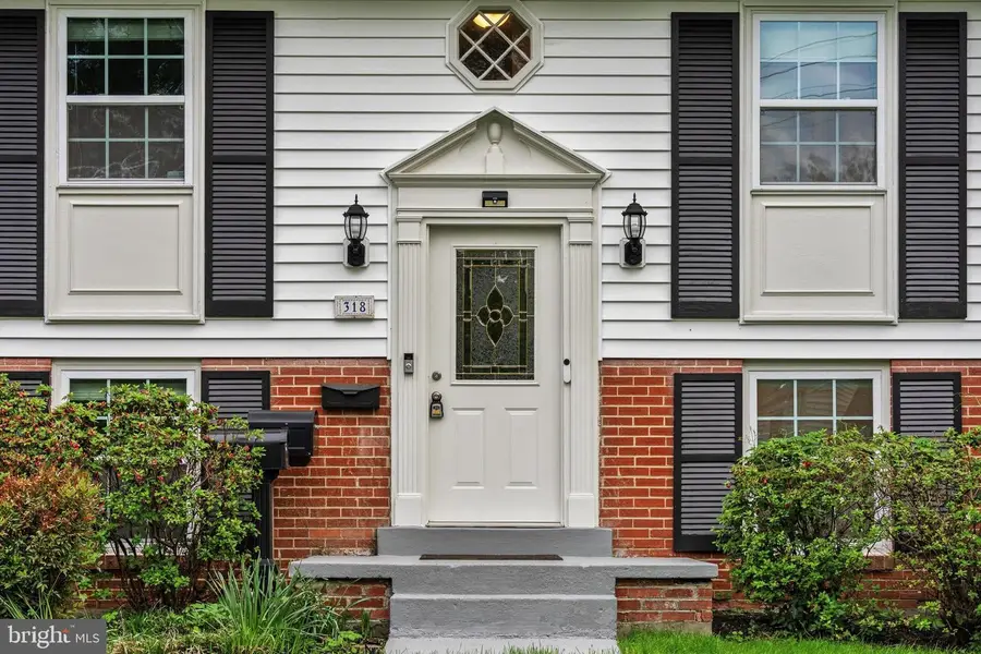 318 Lawyers Rd Nw, Vienna, VA 22180 - #3