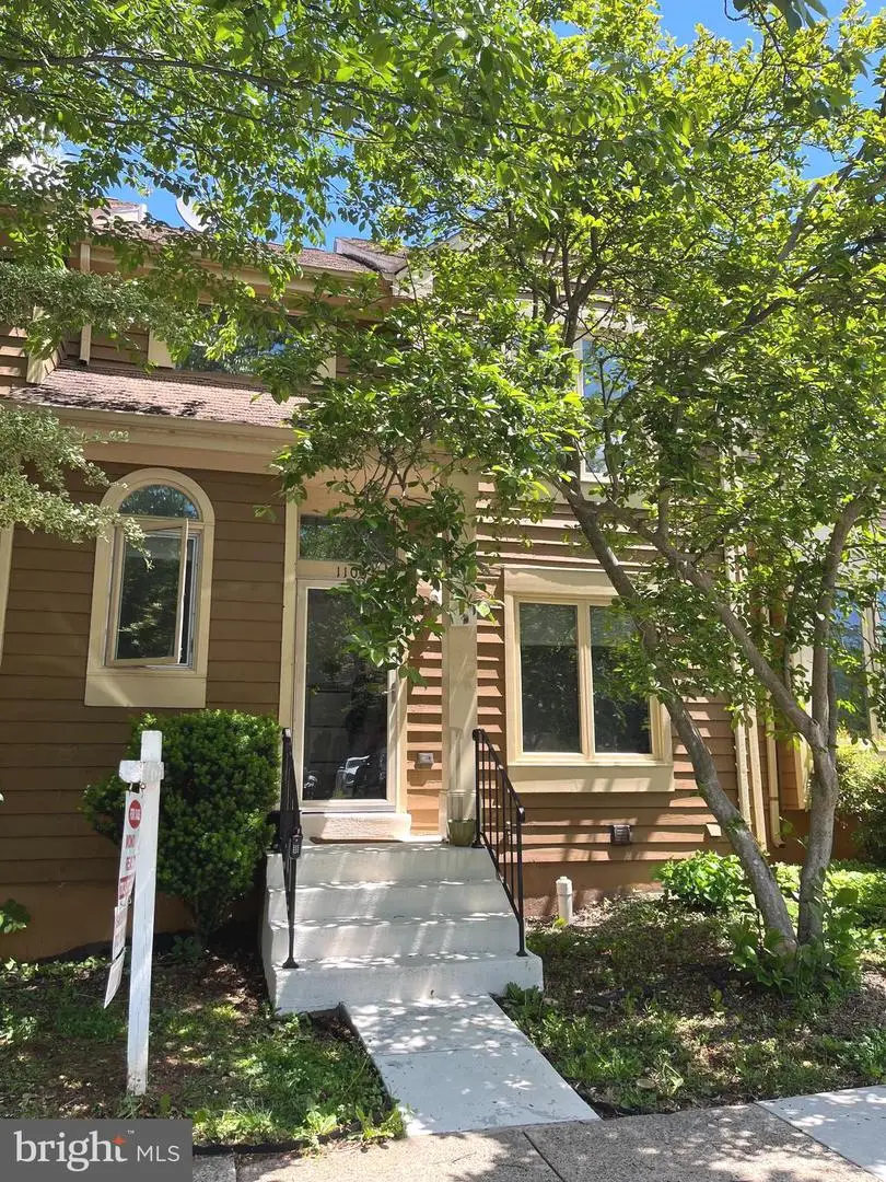 1106 Whitworth Ct, Herndon, VA 20170 - #2
