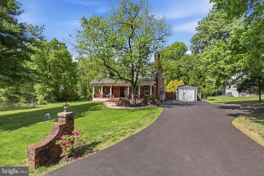 6256 Woodfair Dr, Fairfax Station, VA 22039 - #2