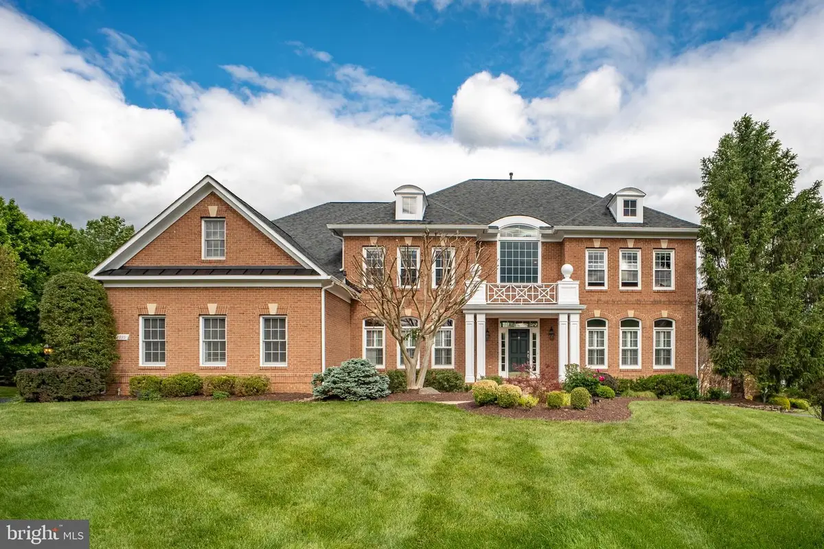 2939 Fox Mill Manor Dr, Oakton, VA 22124 - #1